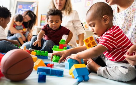 Kinder beim Spielen